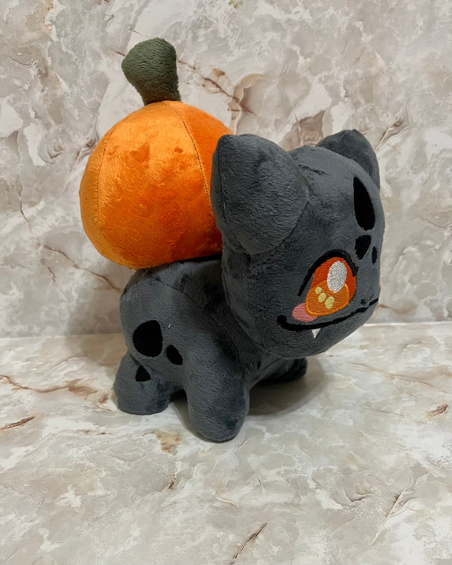 Pumpkin top bulbasaur plush